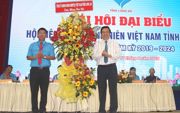 Hội Doanh nhân trẻ tỉnh Long An tham dự đại hội đại biểu Hội LHTN Việt Nam tỉnh Long An lần thứ VI