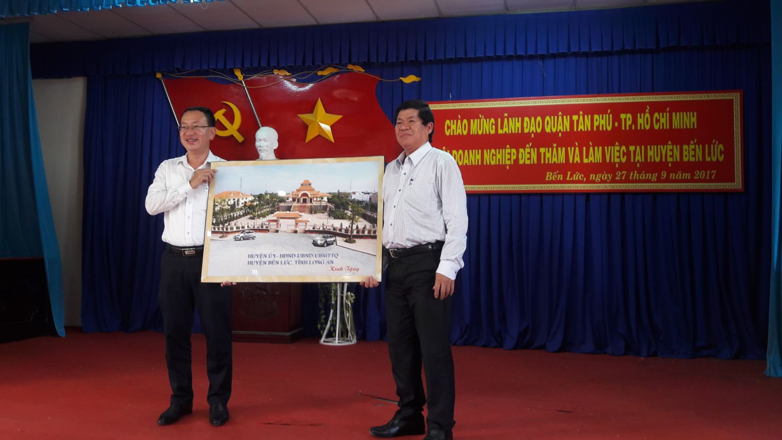 Chi hội DNT Bến Lức giao lưu hiệp hội doanh nghiệp quận Tân Phú - TPHCM