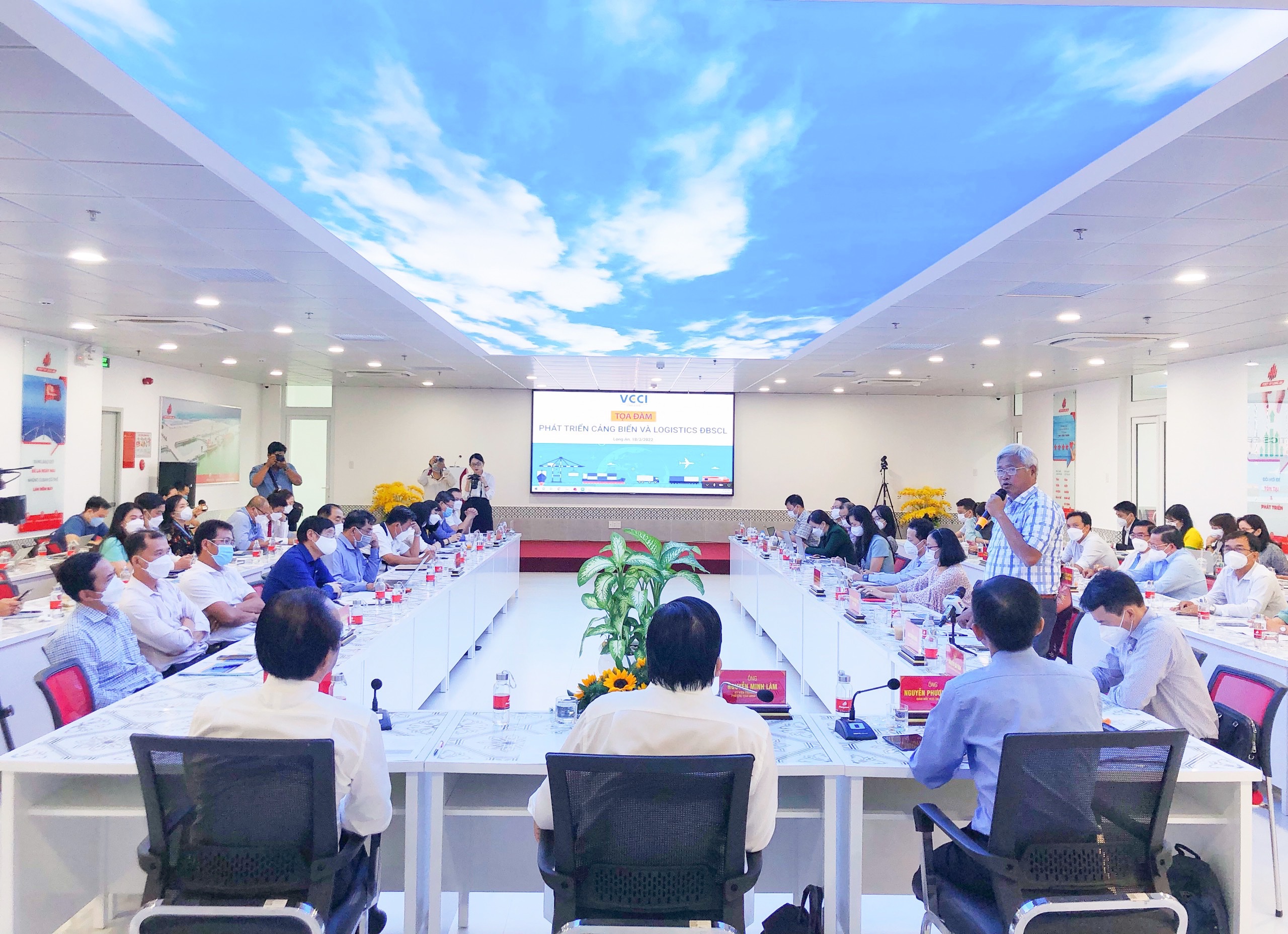 TM_Tham dự Hội nghị Kết nối doanh nghiệp Logistics trong lĩnh vực thương mại điện tử của Sở Công thương tỉnh Long An