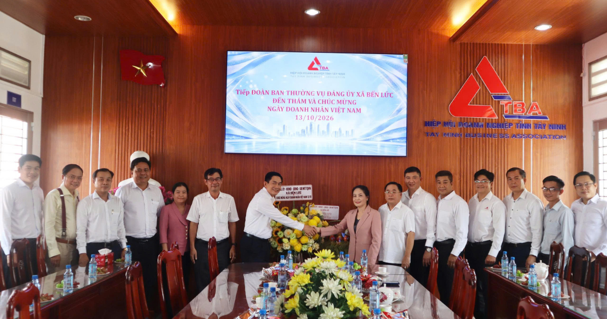 Lãnh Đạo Xã Bến Lức Thăm, Chúc Mừng Hiệp Hội Doanh Nghiệp Tỉnh Tây Ninh Nhân Ngày Doanh Nhân Việt Nam 13/10